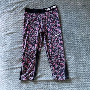 Nike Pro Big Kids’ (Girls’) Cropped Printed Leggings